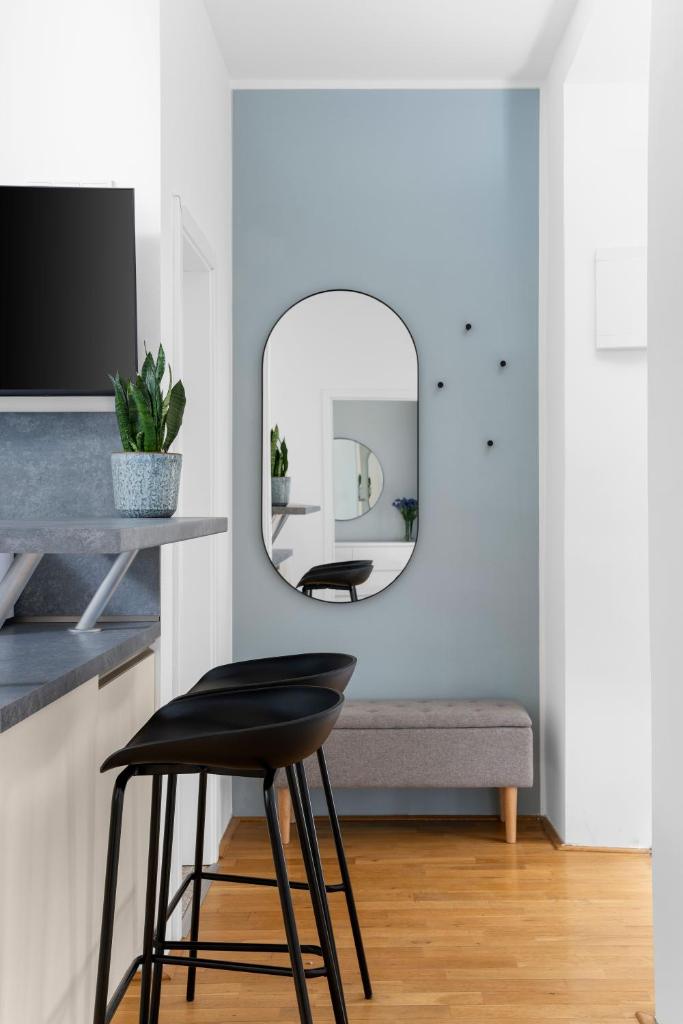 Enjoy Downtown Boutique Apartments #12 by goodnite cz 4