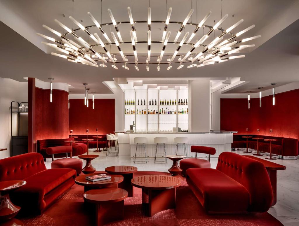 Revery Toronto Downtown, Curio Collection by Hilton Image