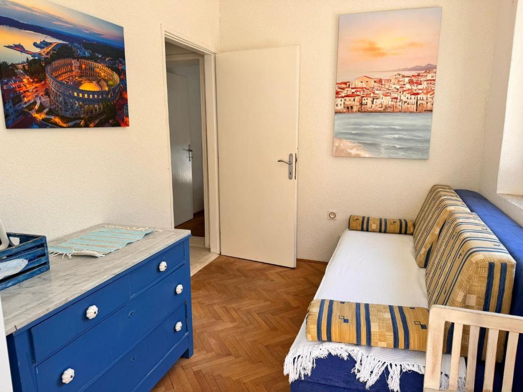Studio with Sea & City Views 8