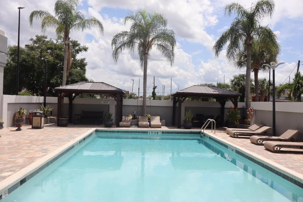 Holiday Inn Orlando East-UCF Area, an IHG Hotel Image