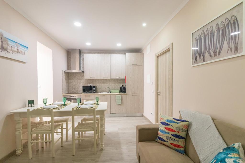 SaltWater Peniche Apartments 4