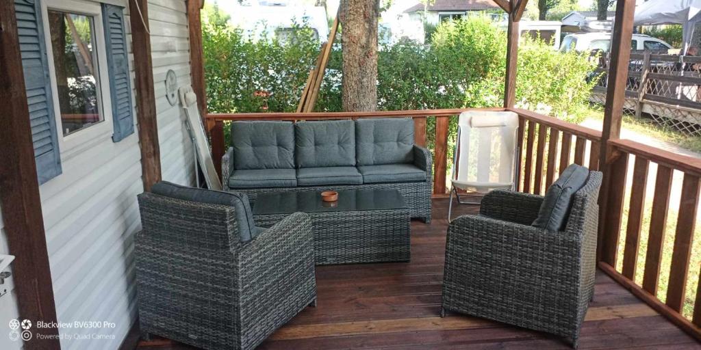 Photo de la galerie de l'établissement Mobil home place 26, à Villegusien Le Lac