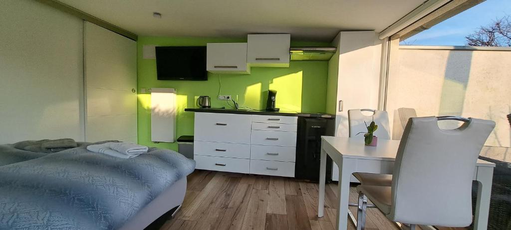 All-in-One Apartment mit eigener Sonnenterrasse im Garten 5