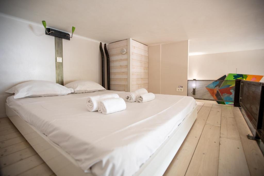 La loge Theuriet - Bord de lac 2