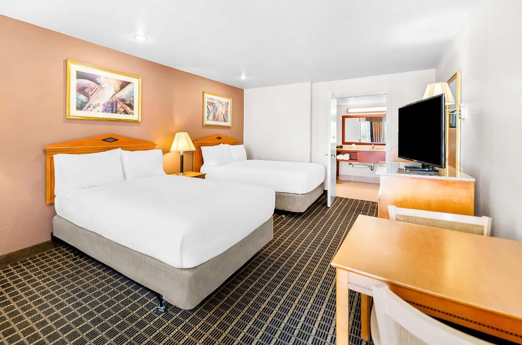 SureStayPlus Hotel by Best Western San Jose Central City Image