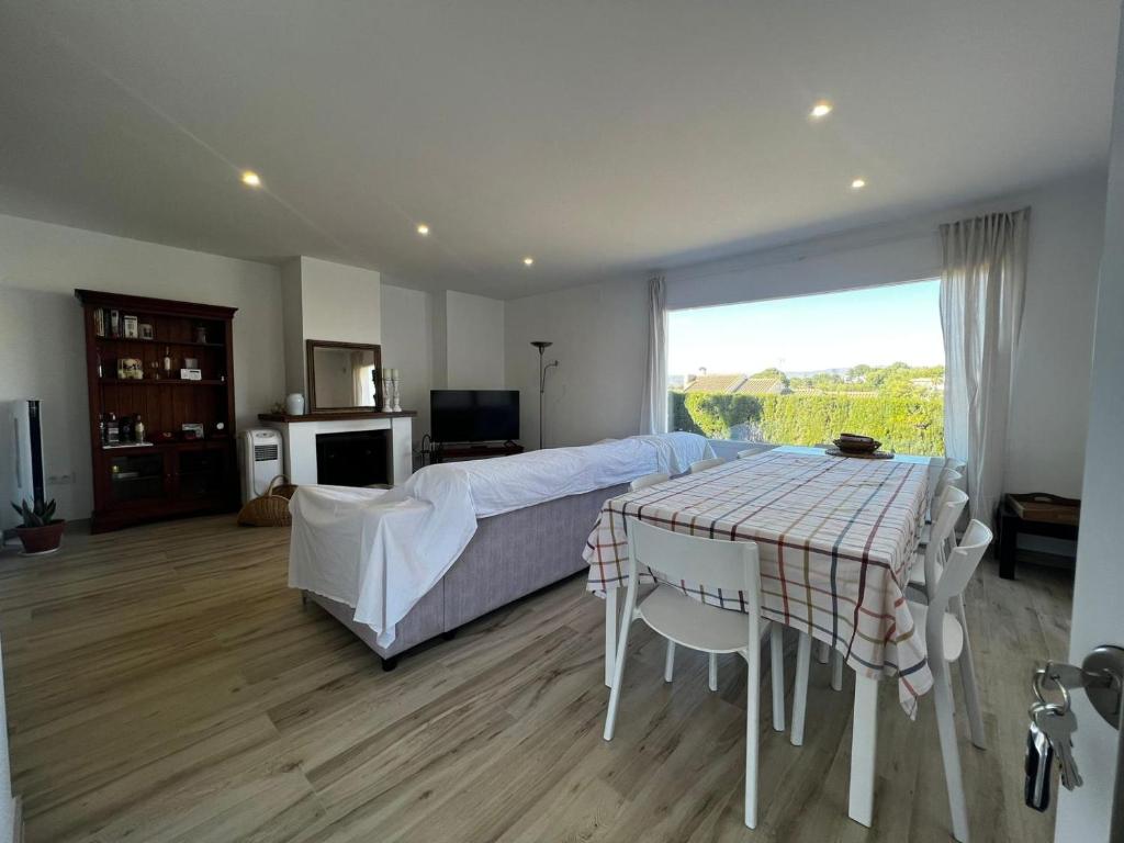 Acogedora casa con piscina 2