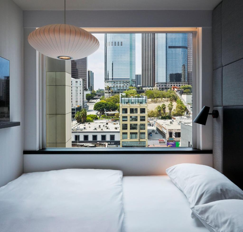 citizenM Los Angeles Downtown Image