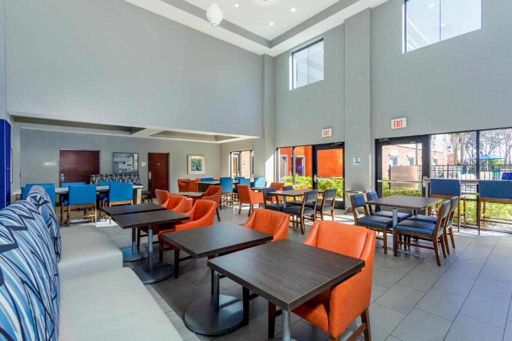 Holiday Inn Express Orlando-Ocoee East, an IHG Hotel Image