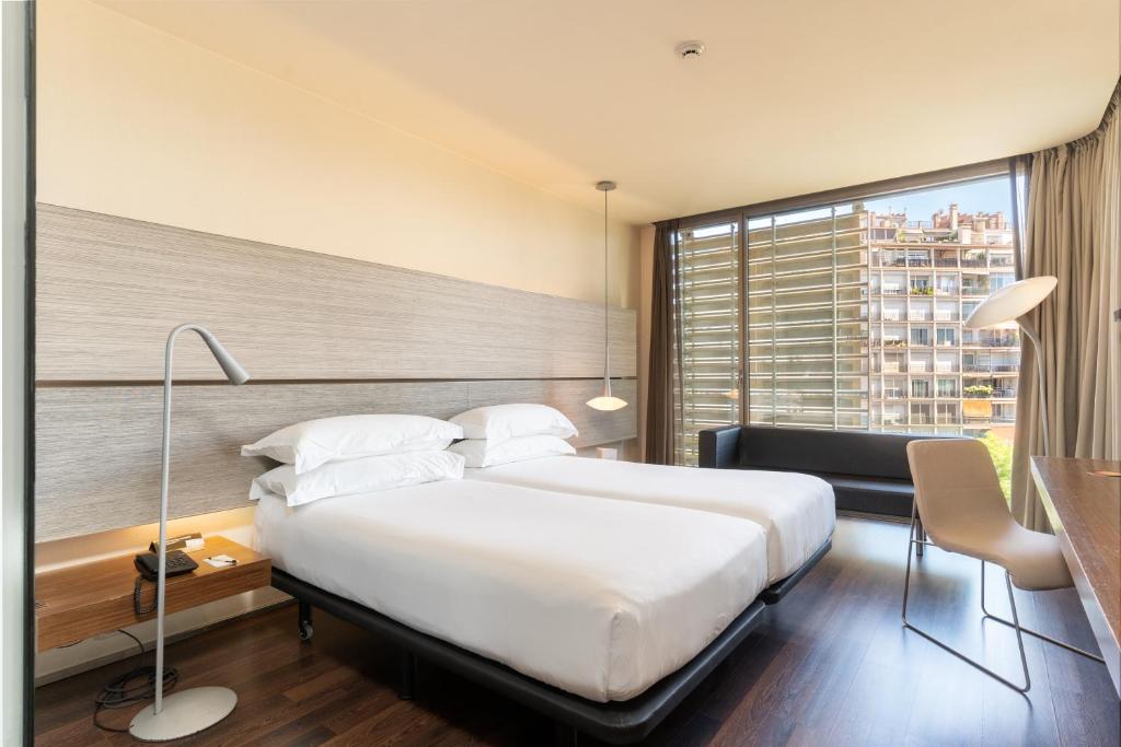 B Hotel Image