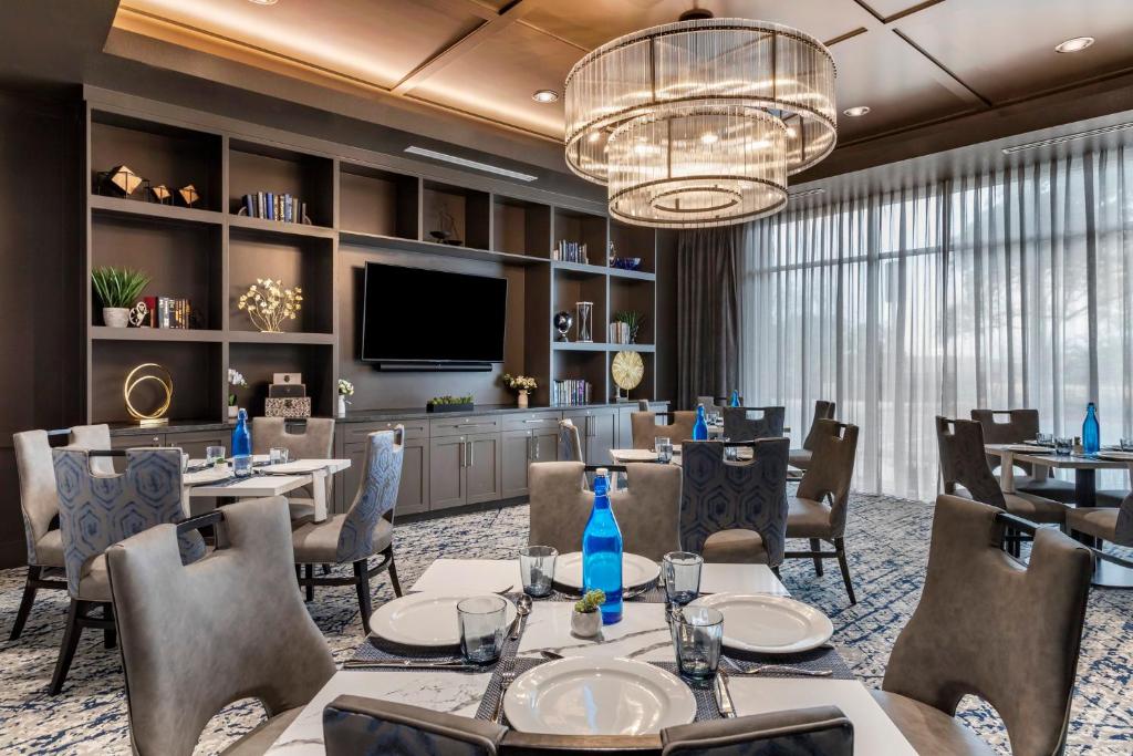 EVEN Hotel Austin Uptown near the Domain, an IHG Hotel Image