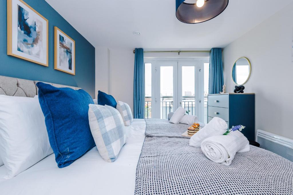 NEW! Stylish 2-Bed Apartment in Manchester by 53 Degrees Property, Great Location - Sleeps 6! 6