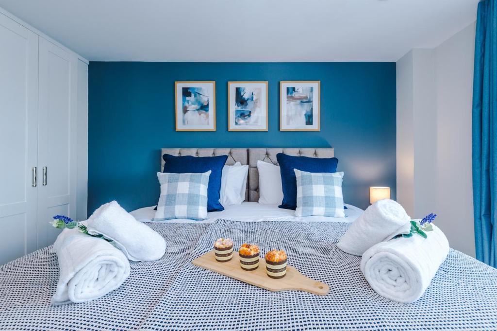 NEW! Stylish 2-Bed Apartment in Manchester by 53 Degrees Property, Great Location - Sleeps 6! 2