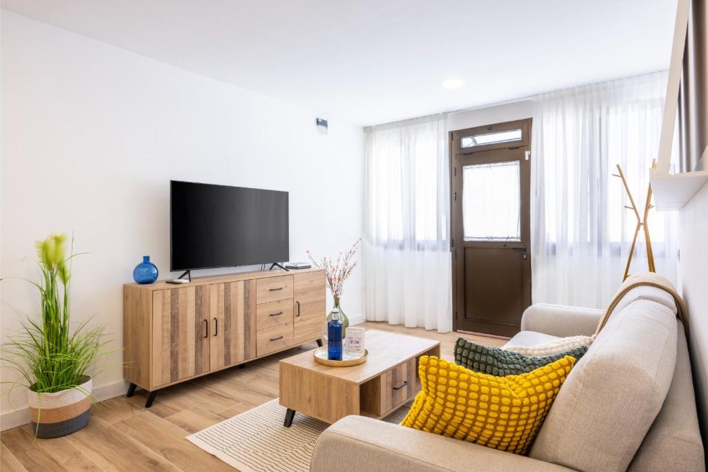 Newly refurbished Holiday Home 5