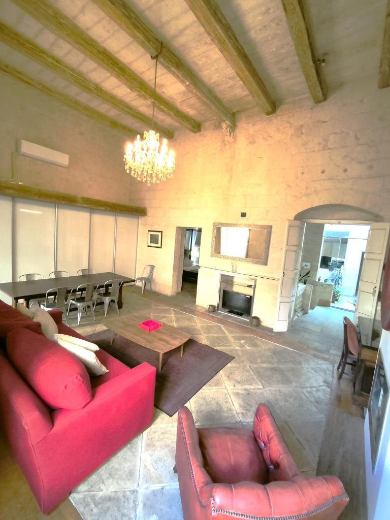 Stunning Valletta 3 Bedroom Town House 4