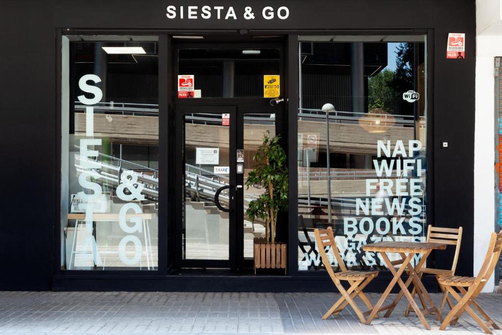 Hostal Siesta & Go Nuevos Ministerios Image
