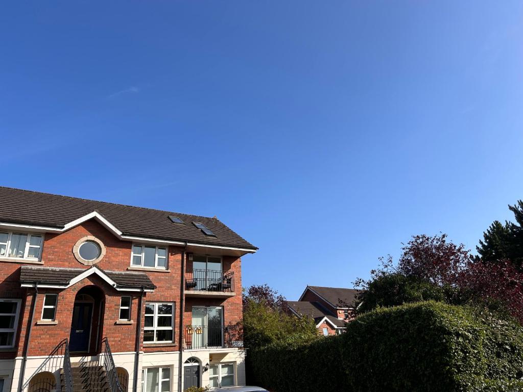 Belfast Skyline Retreat - 3 Bedroom Apartment with Free Parking 6