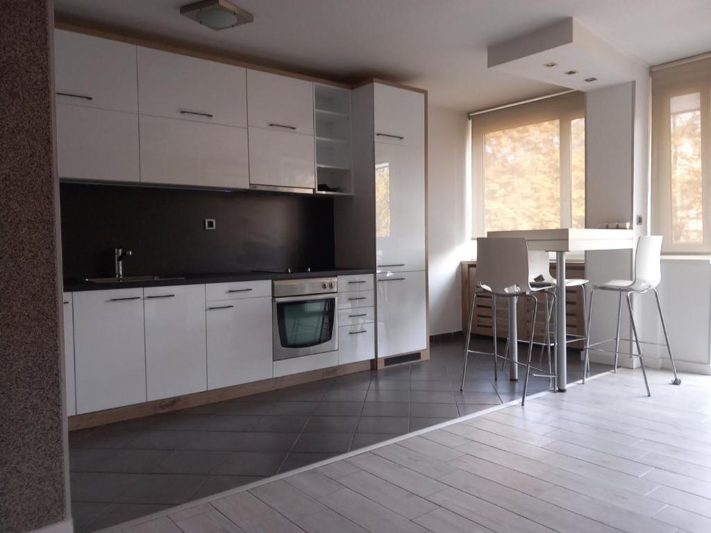 Apartment Red 8