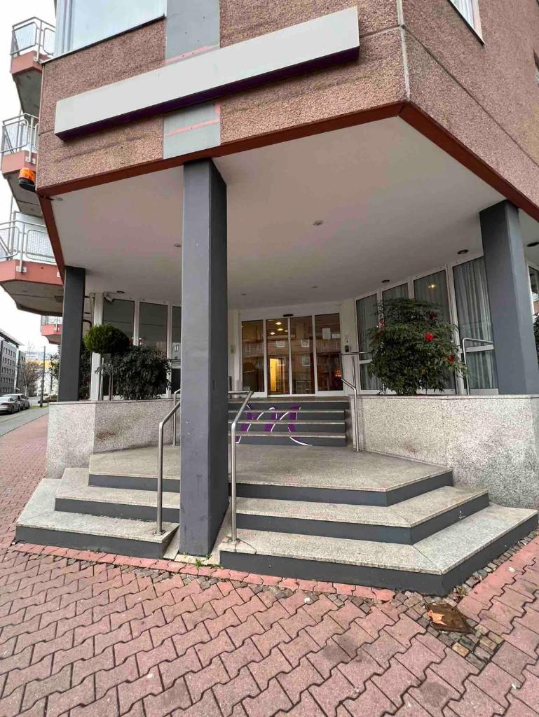 Nähe Frankfurt Messe mit Netflix und Balkon 5