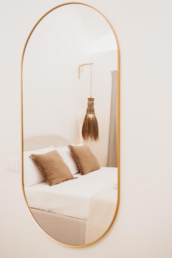 OAZA Design Apartments Jacuzzi Suite or Shower City Center Catania 7