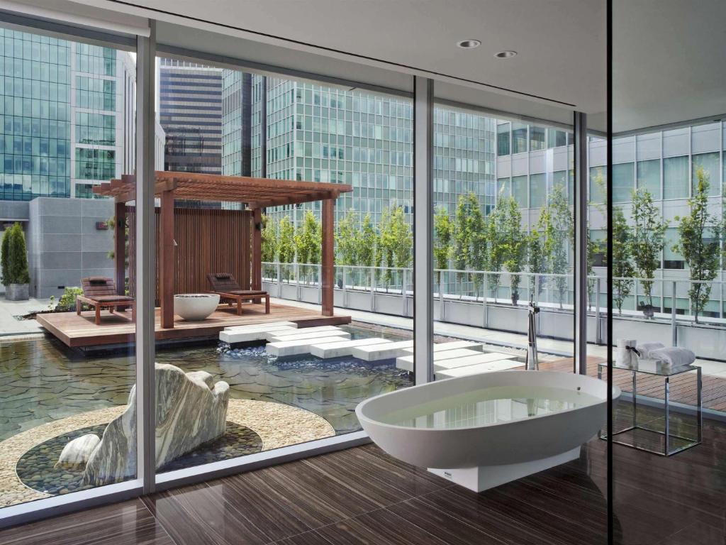Fairmont Pacific Rim Image