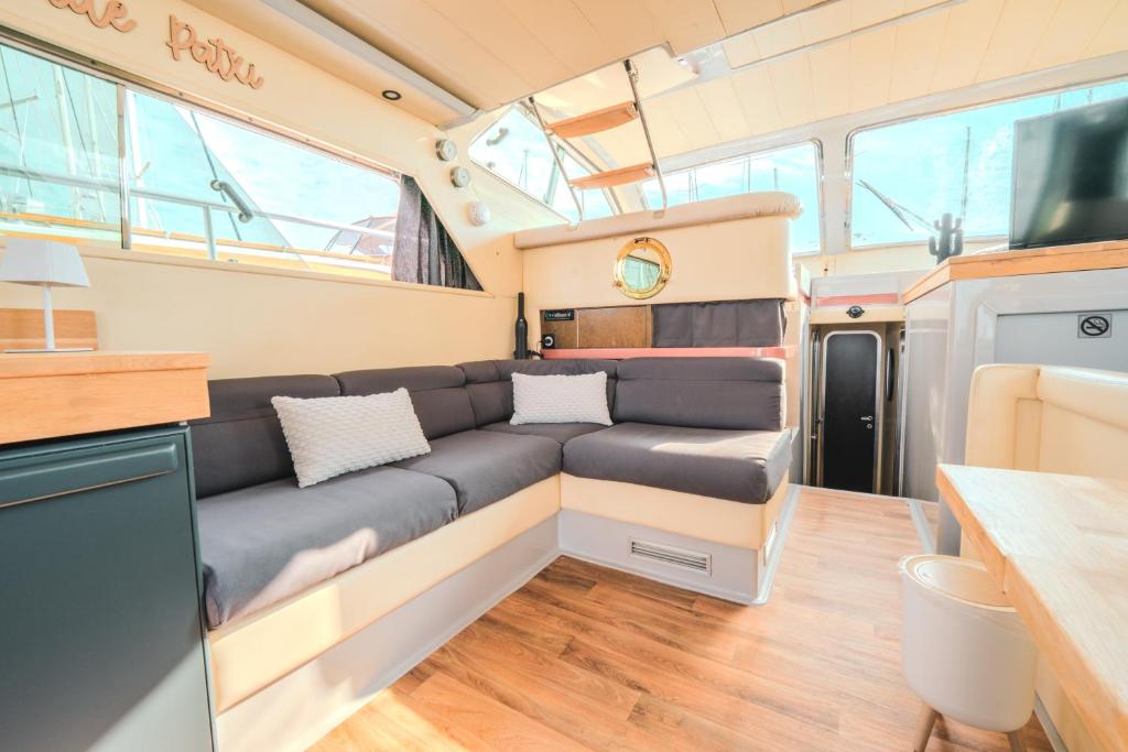 Photo de la galerie de l'établissement Yacht PATXI La Rochelle, à La Rochelle 26 autres photos