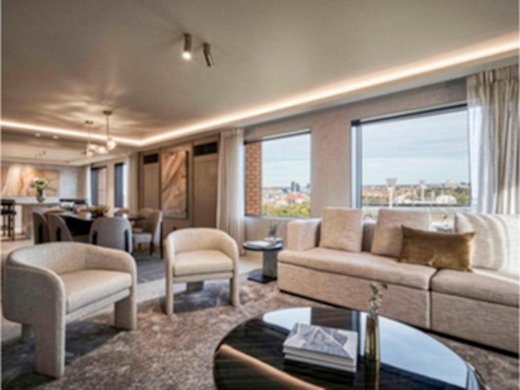 Pullman Melbourne On the Park Image