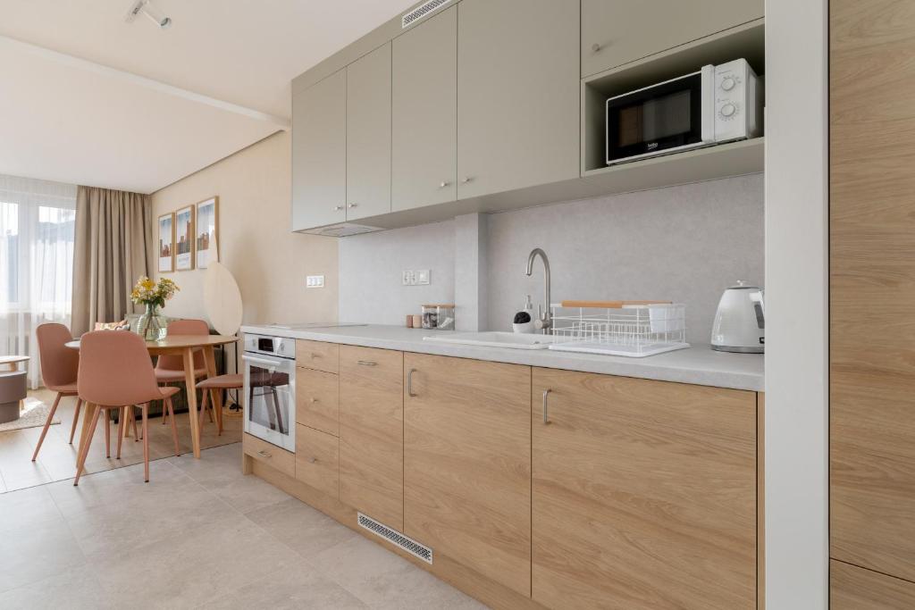 Apartament w Centrum Katowic z klimatyzacją by Noclegi Renters 3
