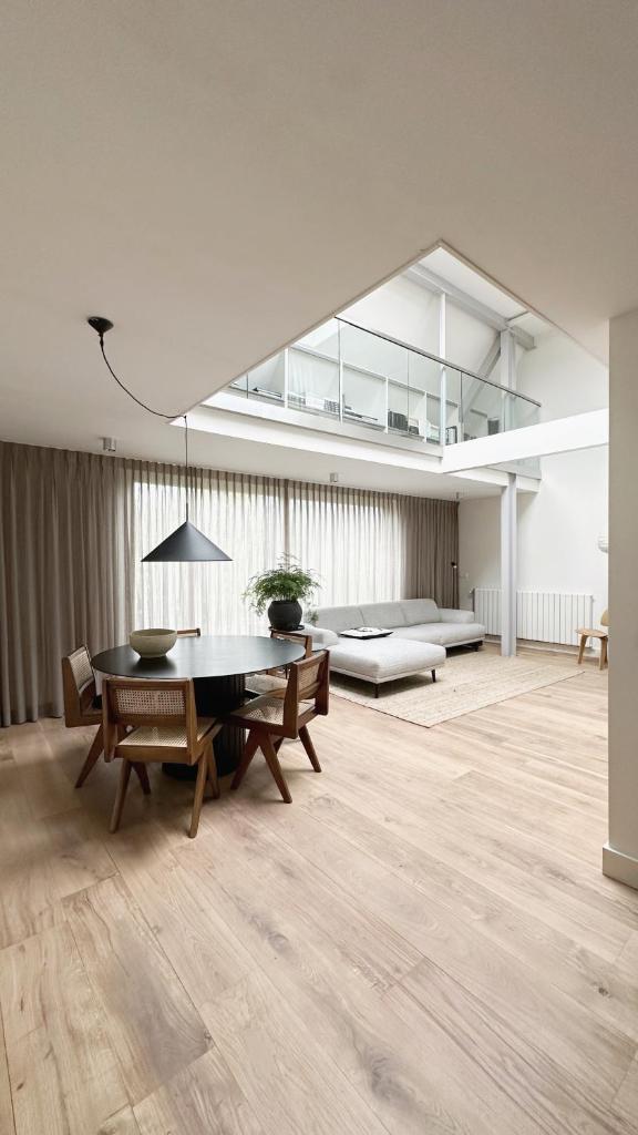 Luxury spacious private loft, between city & beach 2