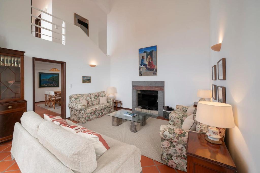 Casa Amarela da Fajã da Areia by An Island Apart 3