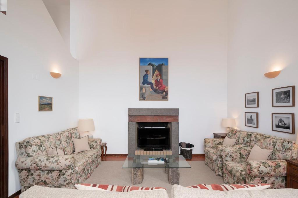 Casa Amarela da Fajã da Areia by An Island Apart 6