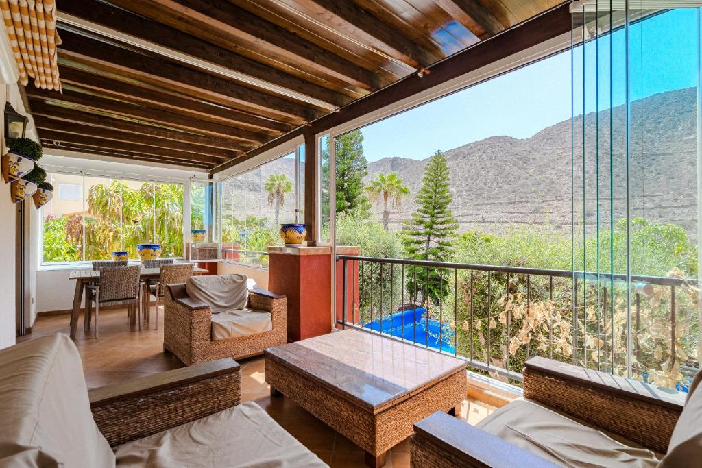 Villa with private pool and beautiful garden 7
