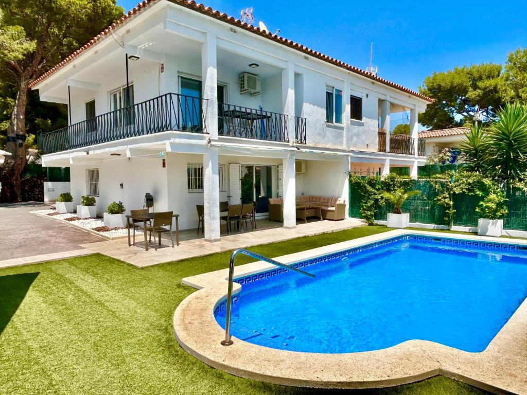 Chalet con piscina privada en Alcocebre 4