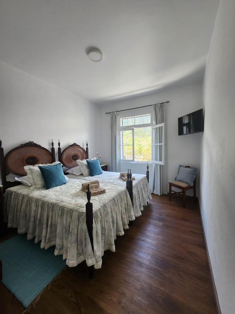 Oscar House Free Parking 7