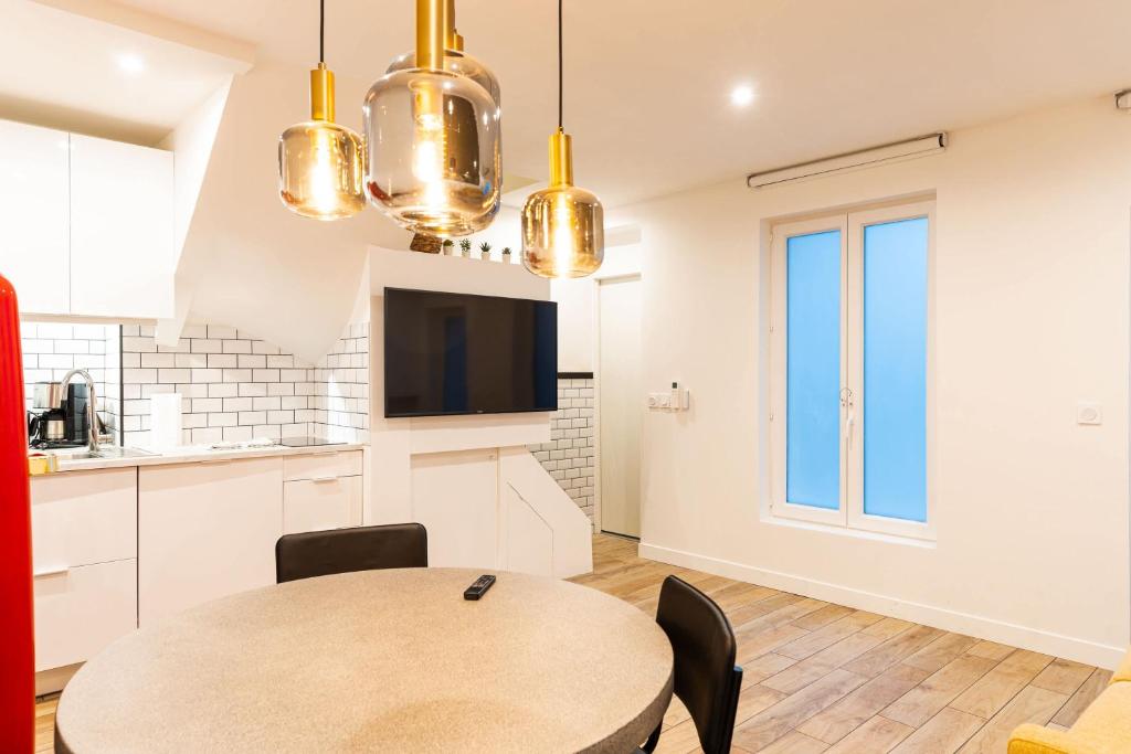 Town House Nation, Bastille, AC by LCC Agency 7
