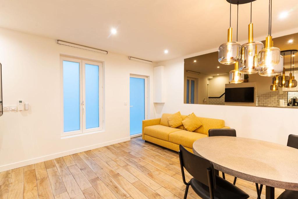 Town House Nation, Bastille, AC by LCC Agency 8