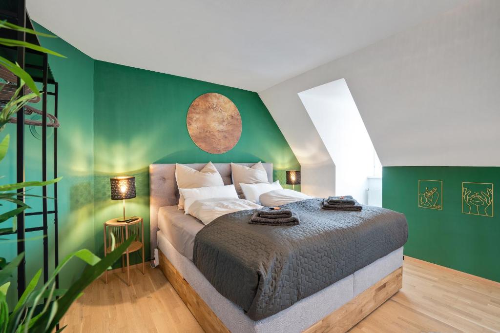 Emerald Design - Free Parking & Panoramic View by HERO HOMES 1