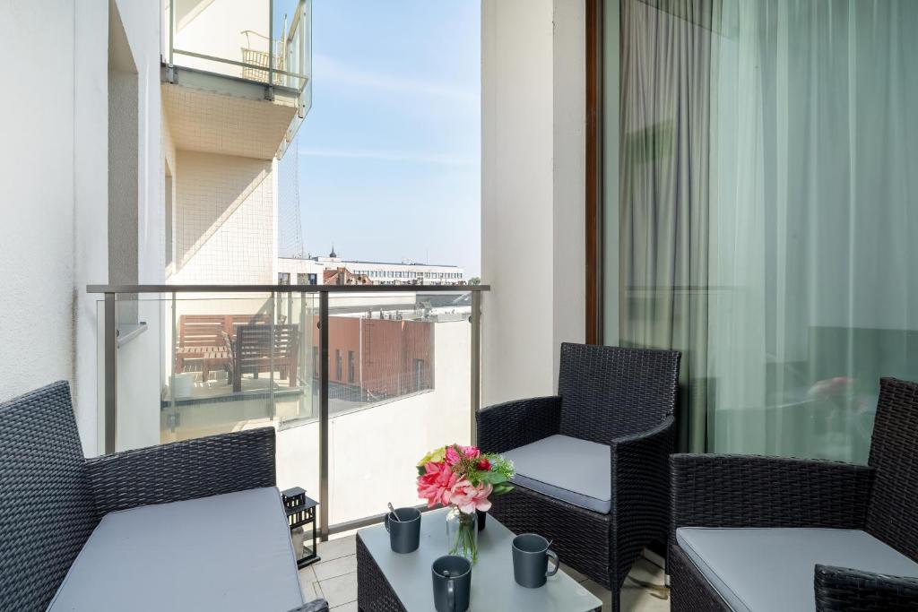Rodzinne Studio dla 5 osób Poznań Klimatyzacja by Noclegi Renters 5