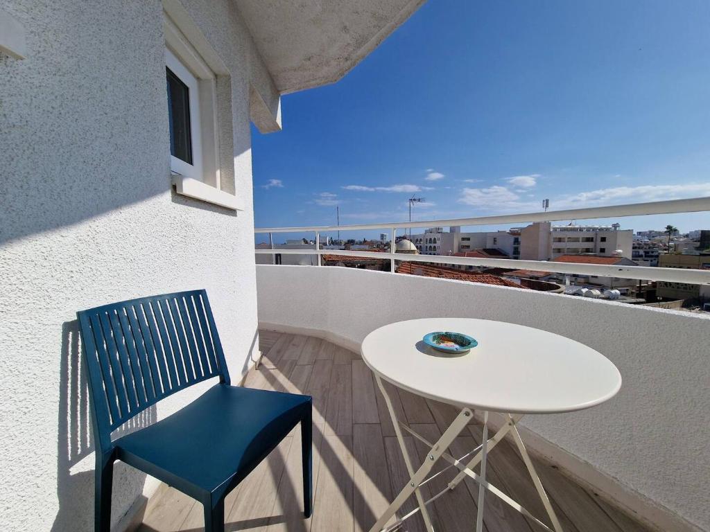 Kitieos Central Apts 100m from Finikoudes Beach 7