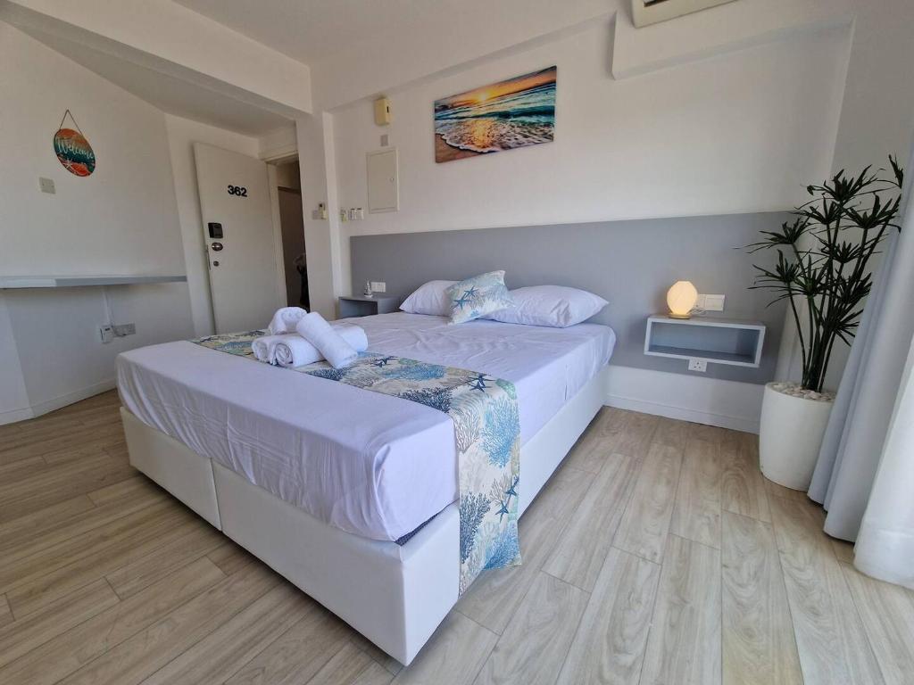 Kitieos Central Apts 100m from Finikoudes Beach 3