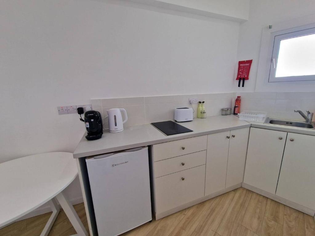 Kitieos Central Apts 100m from Finikoudes Beach 2