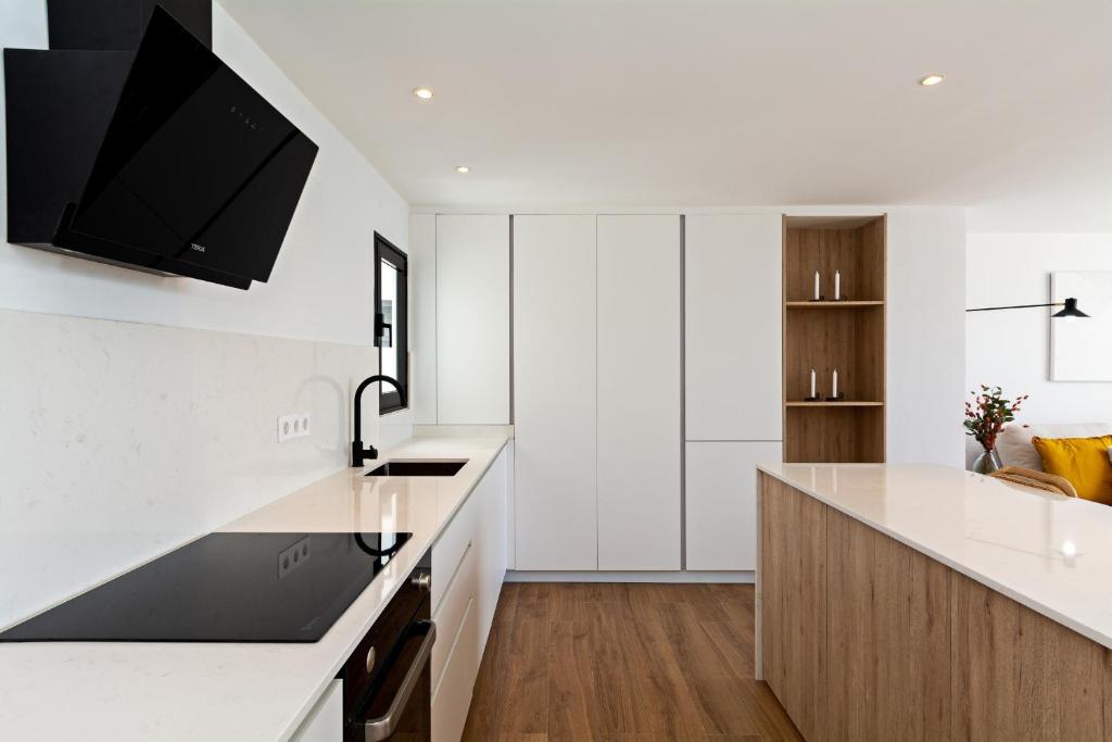 Luxury Ocean Views 2BR House - Private Parking 4