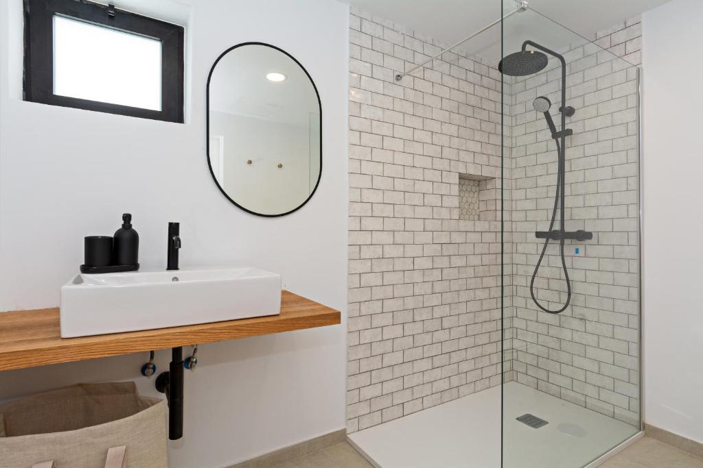Luxury Ocean Views 2BR House - Private Parking 8