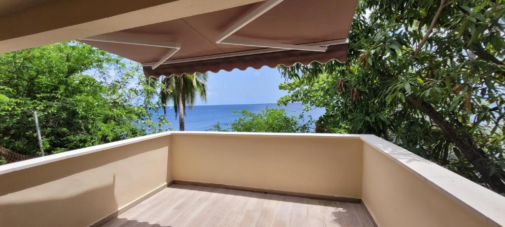 Schoelcher Beau T2 tout confort vue sur mer Wifi gratuit 1