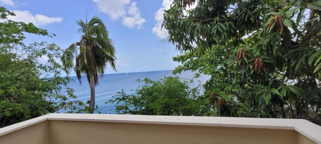 Schoelcher Beau T2 tout confort vue sur mer Wifi gratuit 8
