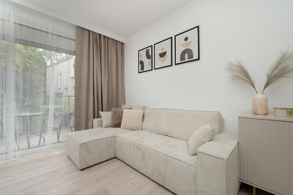 Exceptional Apartment with Parking by Noclegi Renters 1