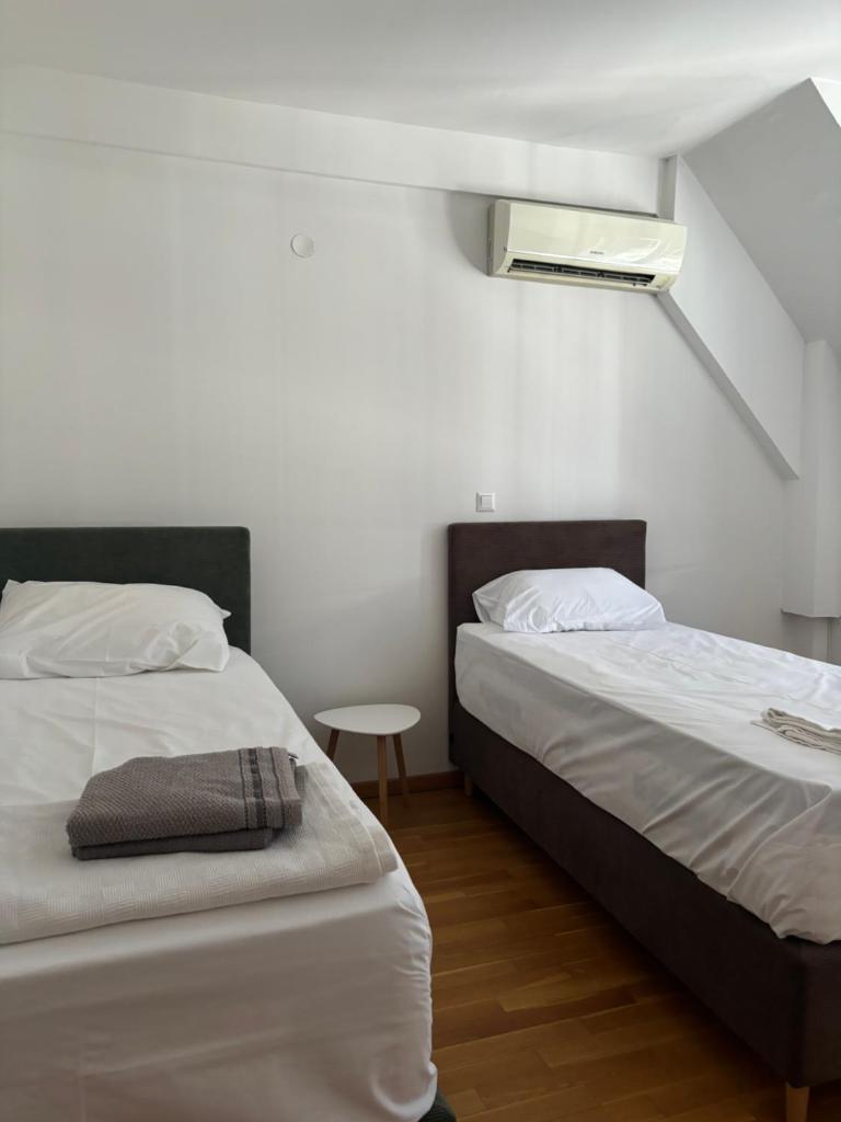Three Bedroom Apartment Near City Center 7