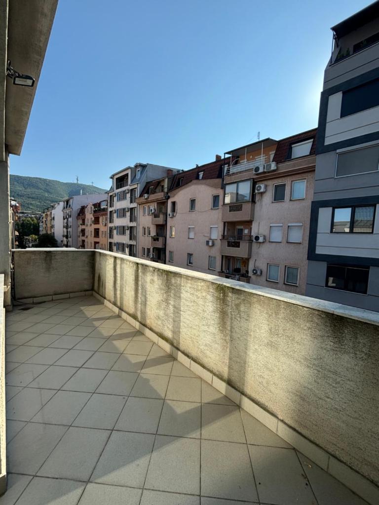 Three Bedroom Apartment Near City Center 6