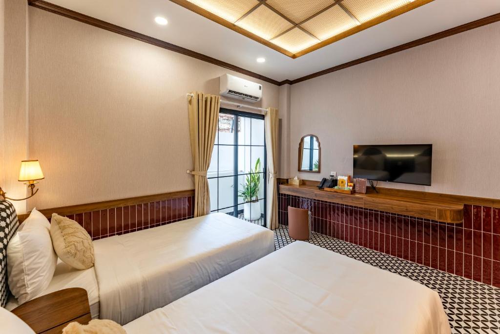 White Lotus - Heritage Hotel