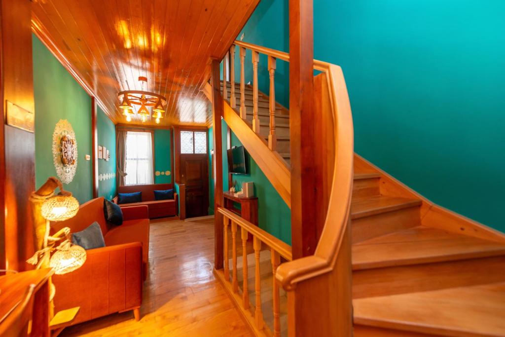 Brown Mansion Oldcity 6
