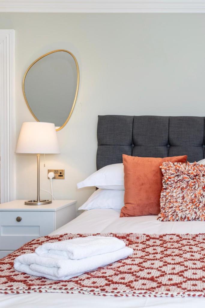 5 Star - The Ulsterville Residences - Free On-site Parking 2